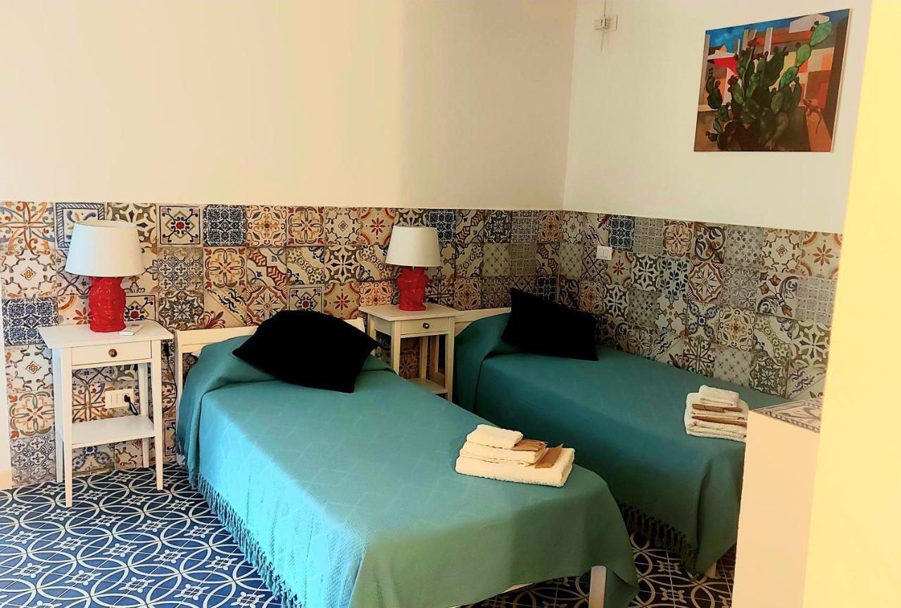 Vfh Villa Flavia Eco B&B - 50 Metri Dal Mare Санта-Флавія Екстер'єр фото