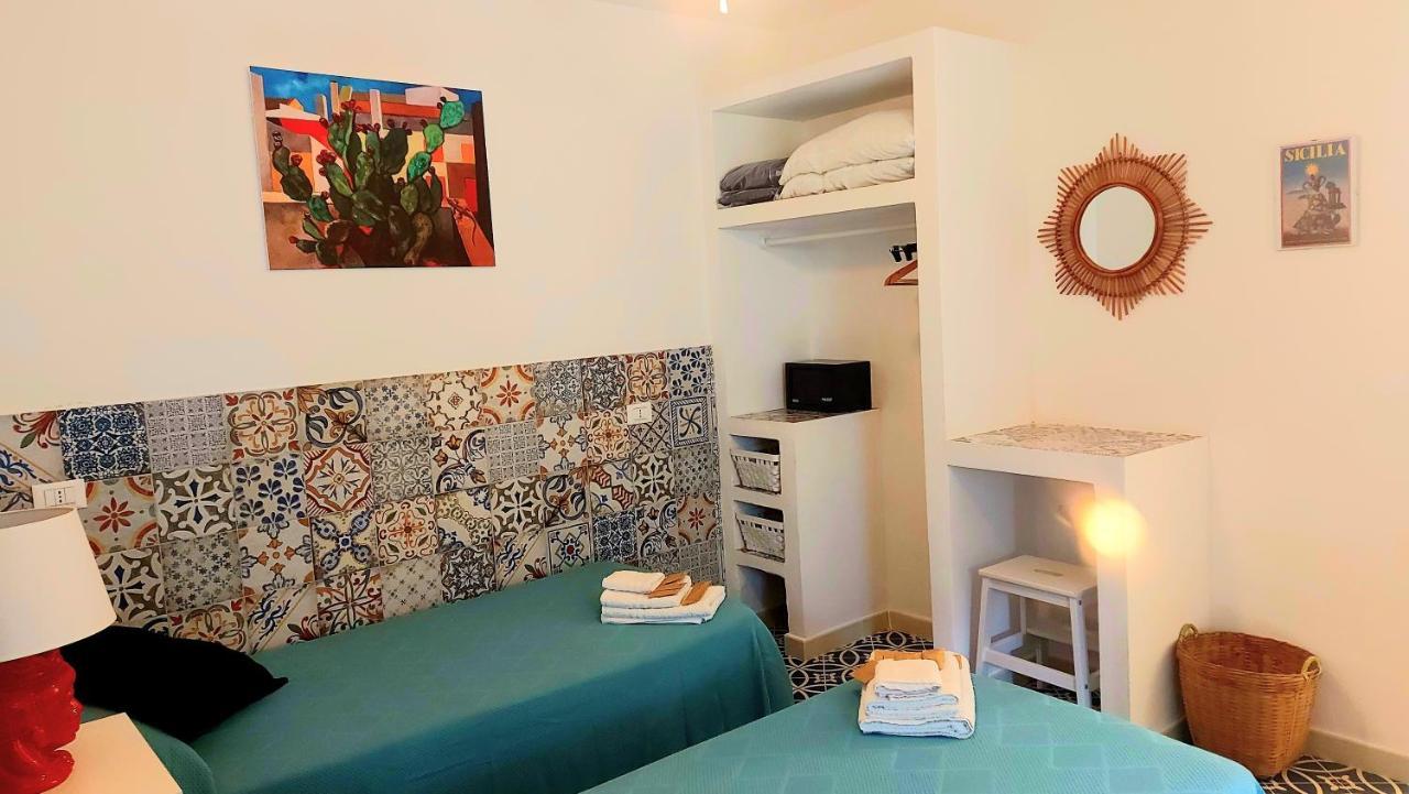 Vfh Villa Flavia Eco B&B - 50 Metri Dal Mare Санта-Флавія Екстер'єр фото